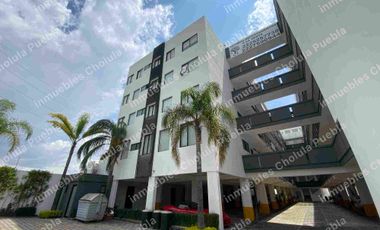 Departamento amueblado de 3 recámaras, vigilancia 24/7, ubicado a 5 minutos de UDLAP sobre periférico.