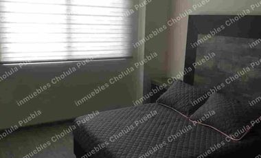 Departamento amueblado de 3 recámaras, vigilancia 24/7, ubicado a 5 minutos de UDLAP sobre periférico.