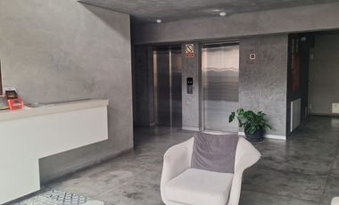 DEPARTAMENTO EXCELENTE UBICACIÓN BARRANCO LÍMITE MAIRAFLORES