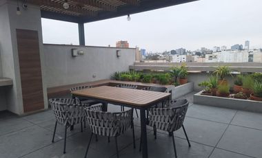 DEPARTAMENTO EXCELENTE UBICACIÓN BARRANCO LÍMITE MAIRAFLORES