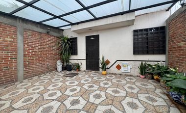 Casa en venta en Arboledas de Jacarandas con recamara en planta baja