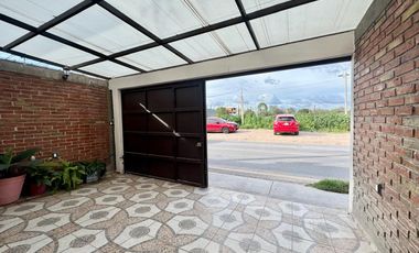 Casa en venta en Arboledas de Jacarandas con recamara en planta baja
