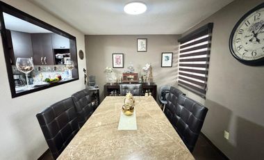 Casa en venta en Arboledas de Jacarandas con recamara en planta baja