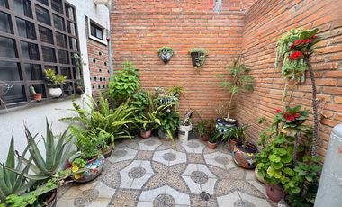 Casa en venta en Arboledas de Jacarandas con recamara en planta baja