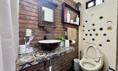 Casa en venta en Arboledas de Jacarandas con recamara en planta baja