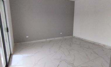 CASA EN VENTA EN PRADOS DE SAN LORENZO