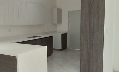 CASA EN VENTA EN PRADOS DE SAN LORENZO