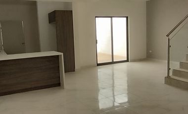 CASA EN VENTA EN PRADOS DE SAN LORENZO