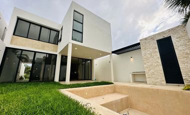 Casa en Venta de 3 Recámaras en Temozón Norte