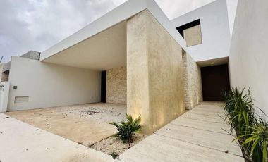 Casa en Venta de 3 Recámaras en Temozón Norte