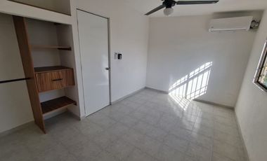 Casa Moderna y Recién Remodelada Av. Torres y Kabah!