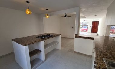 Casa Moderna y Recién Remodelada Av. Torres y Kabah!