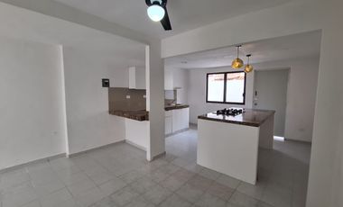 Casa Moderna y Recién Remodelada Av. Torres y Kabah!