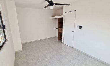 Casa Moderna y Recién Remodelada Av. Torres y Kabah!