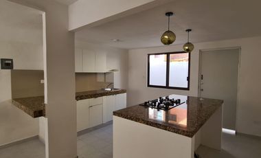 Casa Moderna y Recién Remodelada Av. Torres y Kabah!