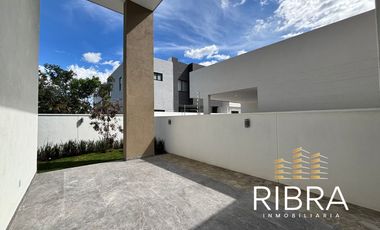 Casa Nueva en Renta en Condominio 13 El Molino Residencial, Leon Gto