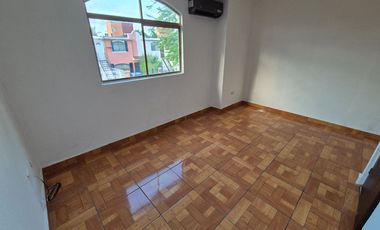 Casa Moderna en Renta, muy Céntrica!