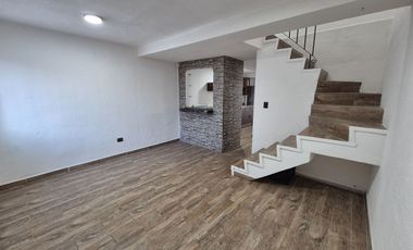 Casa Moderna en Renta, muy Céntrica!