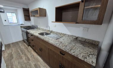 Casa Moderna en Renta, muy Céntrica!