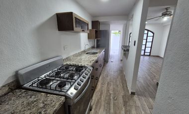 Casa Moderna en Renta, muy Céntrica!