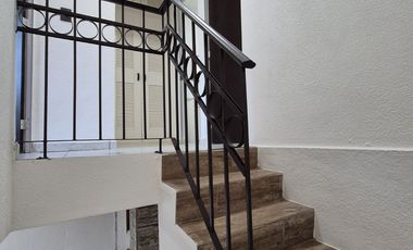 Casa Moderna en Renta, muy Céntrica!