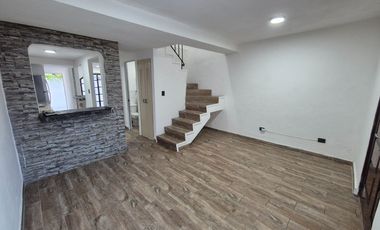Casa Moderna en Renta, muy Céntrica!