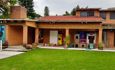 VENTA DE CASA EN LOMAS DE ATZINGO