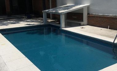 VENTA DE CASA EN LOMAS DE ATZINGO