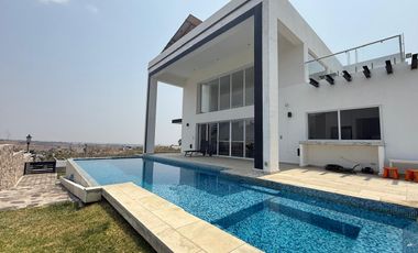 CASA EN VENTA EN FRACCIONAMIENTO LOMAS DE COCOYOC MORELOS