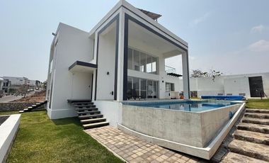 CASA EN VENTA EN FRACCIONAMIENTO LOMAS DE COCOYOC MORELOS