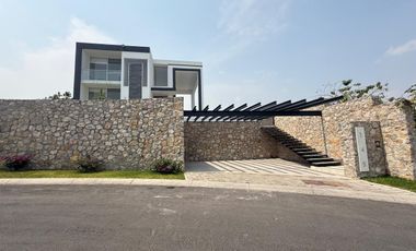 CASA EN VENTA EN FRACCIONAMIENTO LOMAS DE COCOYOC MORELOS