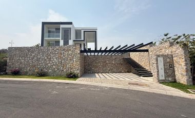 CASA EN VENTA EN FRACCIONAMIENTO LOMAS DE COCOYOC MORELOS