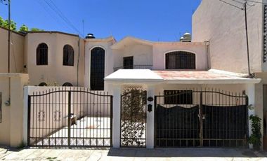 VENTA DE CASA EN JARDINES DE FLORIDA, SALTILLO, COAHUILA