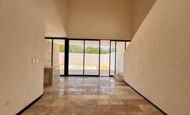 CASA EN VENTA DE 3 HABITACIONES CON ALBERCA Y CUARTO DE SERVICIO COMPLETO