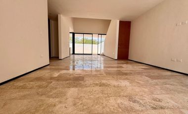 CASA EN VENTA DE 3 HABITACIONES CON ALBERCA Y CUARTO DE SERVICIO COMPLETO