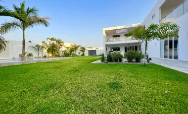 CASA DE 1043 M2 EN VENTA DE 4 RECÁMARAS EN DZITYA