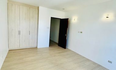 Brand New Modern Townhouse Near Tomas Moranto, Scout Area