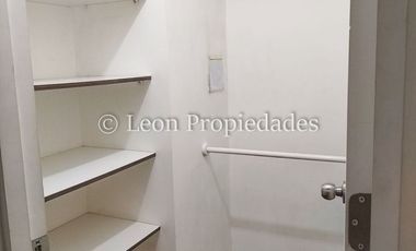 Leon Propiedades arrienda departamento en Macul, Santiago.
