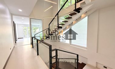 Brand New 6 Bedroom House in Maria Luisa for Sale