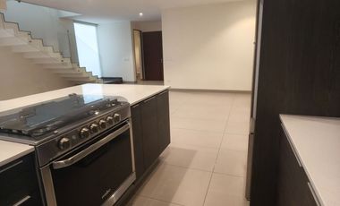 Casa en RENTA en Bosques Vallarta Dentro de Coto