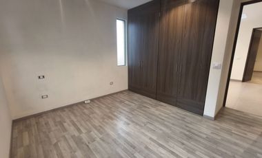 Casa en RENTA en Bosques Vallarta Dentro de Coto