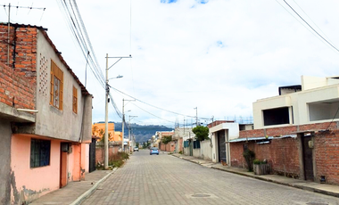 ¡Terreno Esquinero en Venta en el Norte de Riobamba!