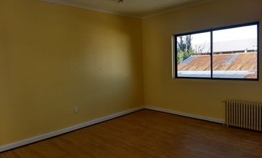 Venta de Céntrica casa para destino comercial