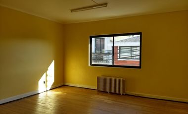 Venta de Céntrica casa para destino comercial