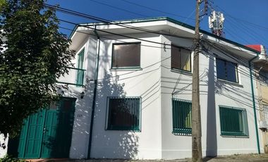 Venta de Céntrica casa para destino comercial