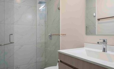 Departamento amueblado en Torre FIRST | Frente al Doctor Hospital