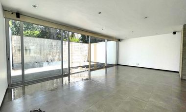 Casa en Renta en Condominio Monarca