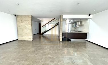 Casa en Renta en Condominio Monarca