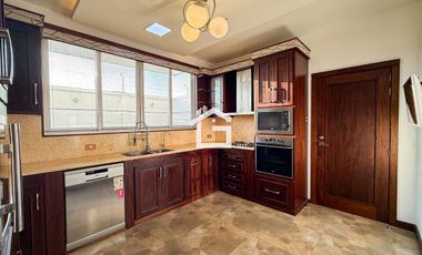 Casa de 4 Habitaciones en Venta en Urbanización Portal del Río – Machala