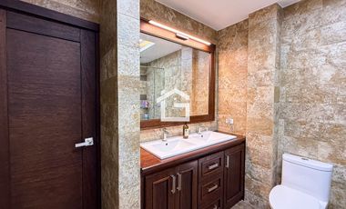 Casa de 4 Habitaciones en Venta en Urbanización Portal del Río – Machala